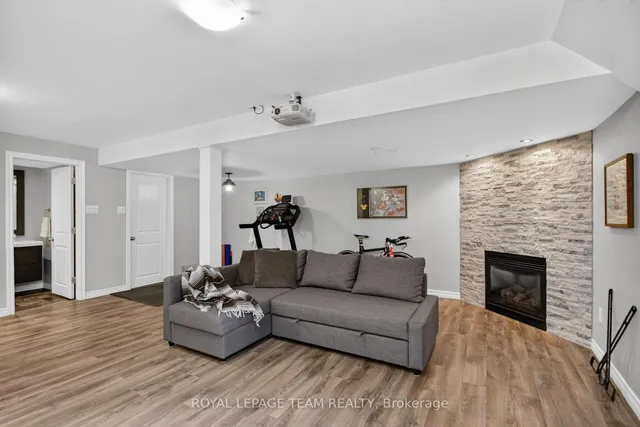 111 Hawkeswood Dr, Ottawa 5