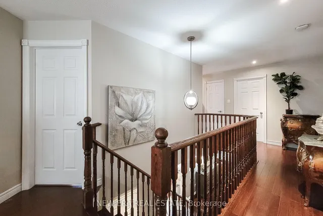 214 Cloverleaf Dr, Hamilton 3