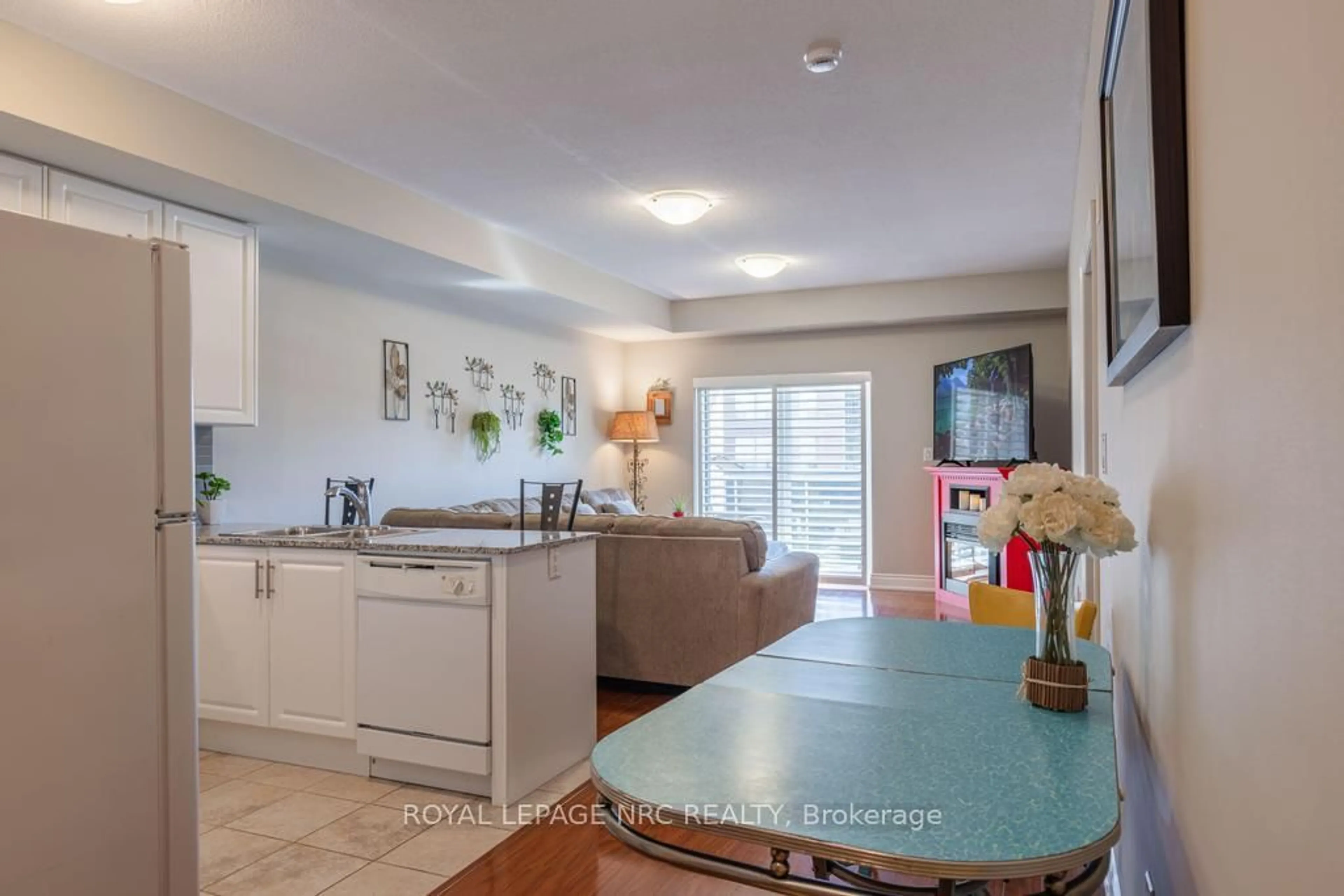 trreb/IMG-X13821244_2db16707-78a8-4e8a-8568-a4862cdb30bb-l.jpg