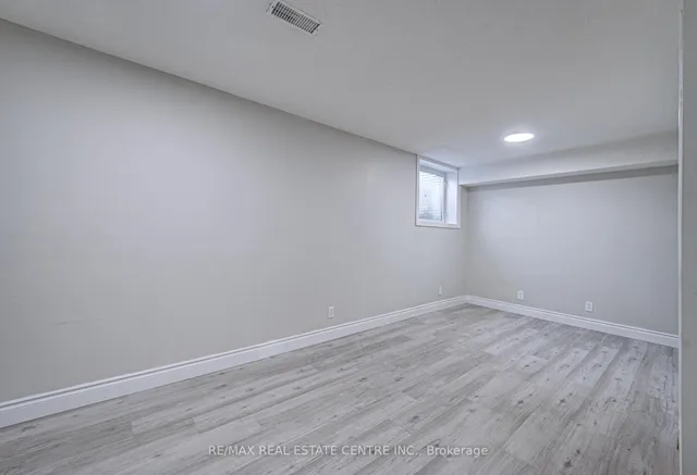 155 Highbrook St, Kitchener 4