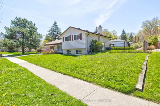 557 Glen Manor Blvd, Waterloo 2
