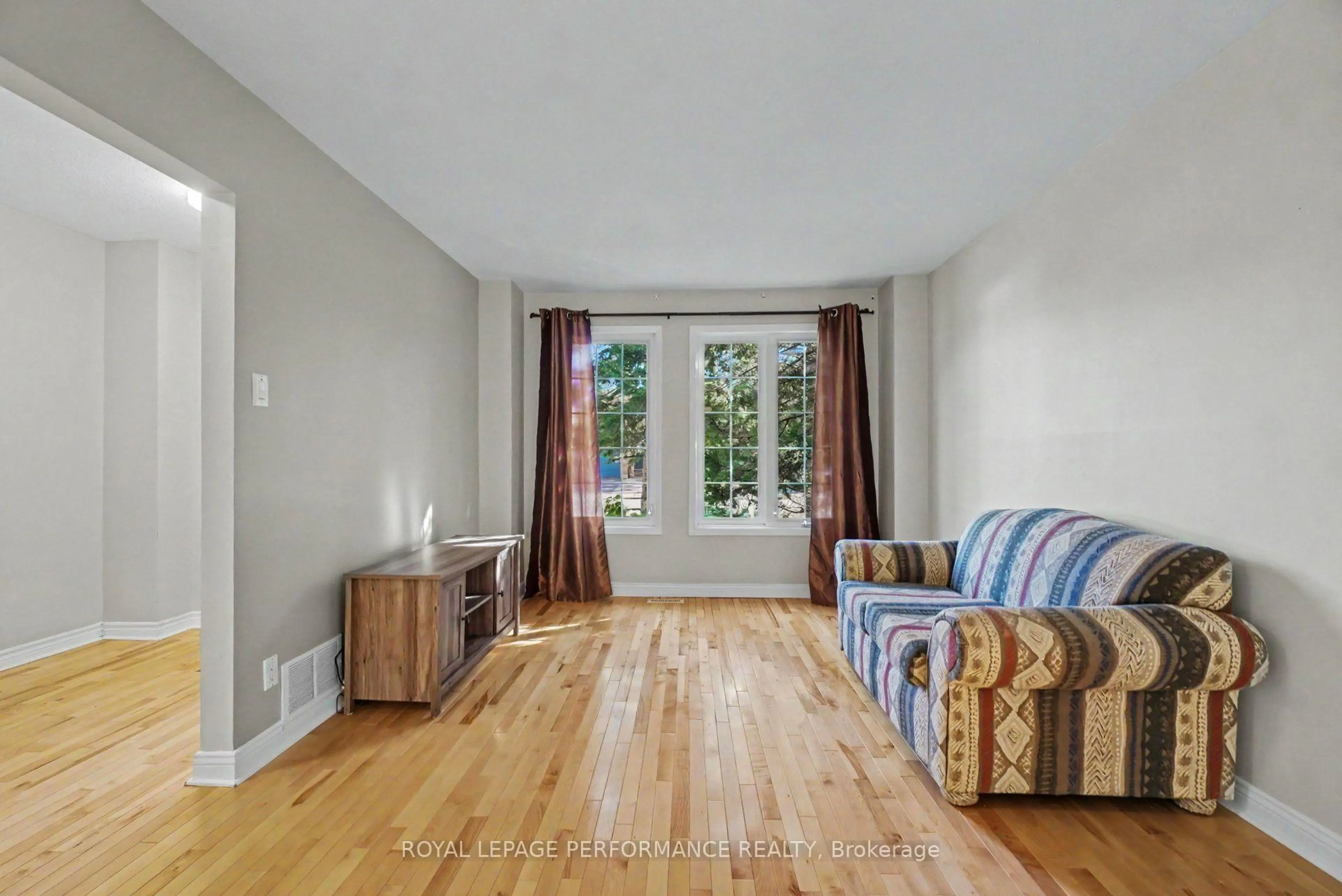 trreb/IMG-X13821544_d6439c57-0dfa-47d7-be99-896221789175-l.jpg