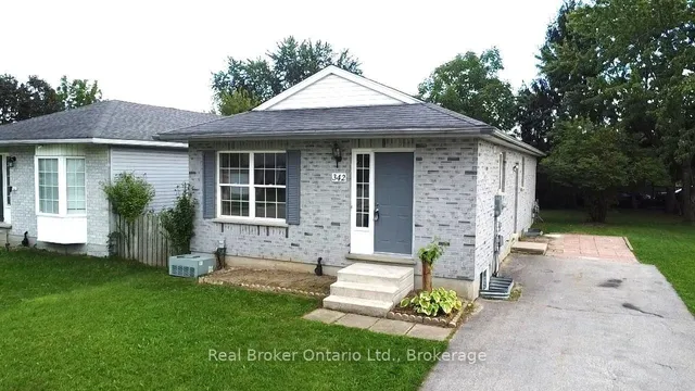 342 Fleming Dr, London East 2