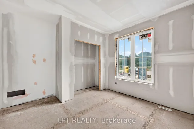 207 Merritt Crt, North Middlesex 3