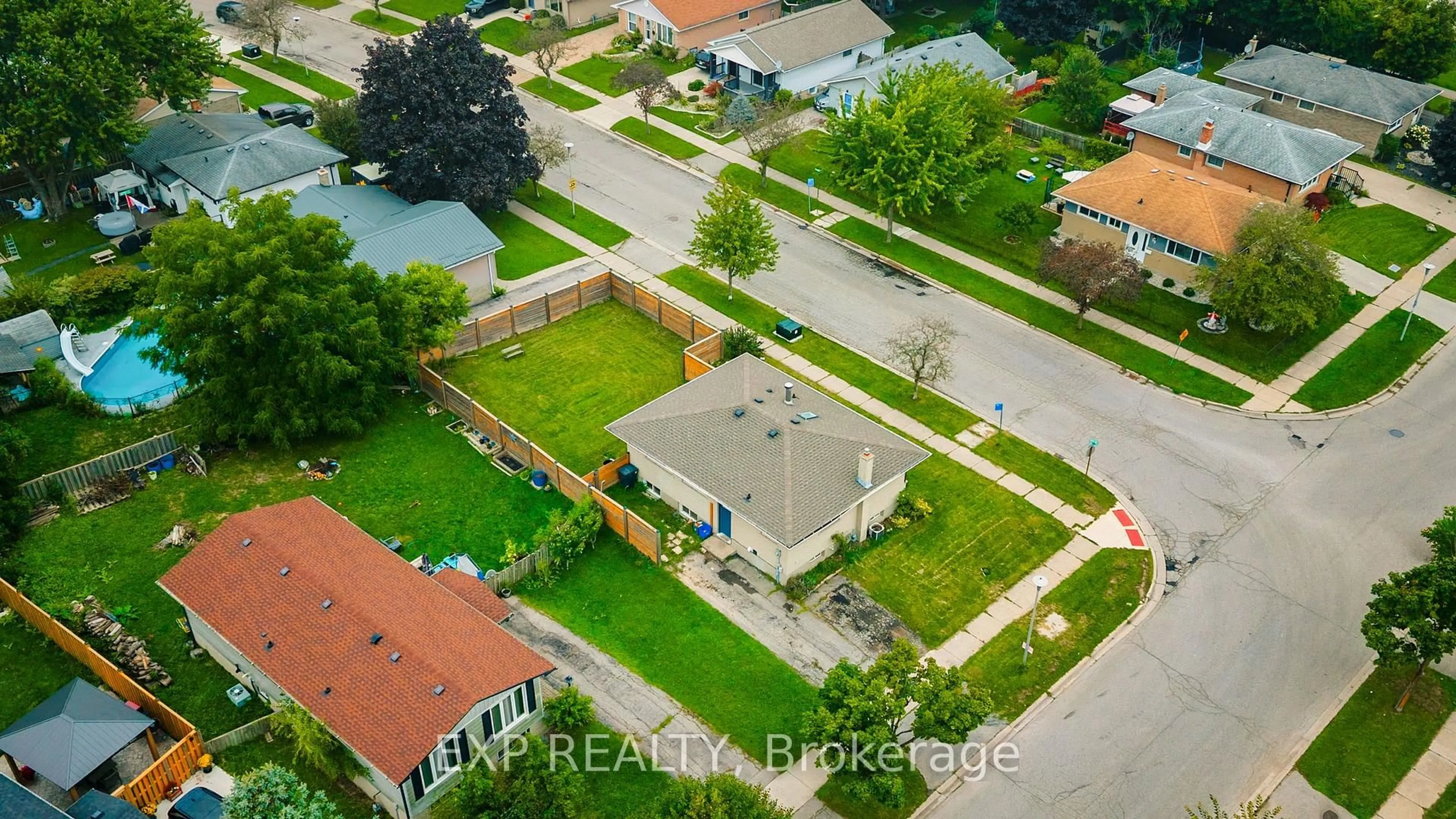 trreb/IMG-X13822172_8908e86d-3d2f-4bb3-be60-d20f9062e0df-l.jpg