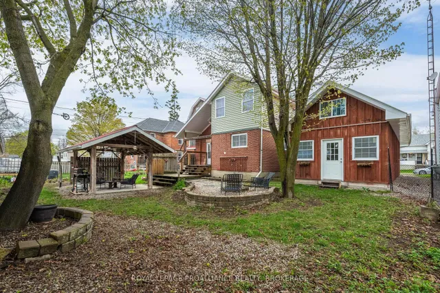 277 Brock St, Gananoque 2