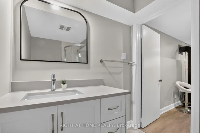 3 Pommel Cres, Ottawa 4