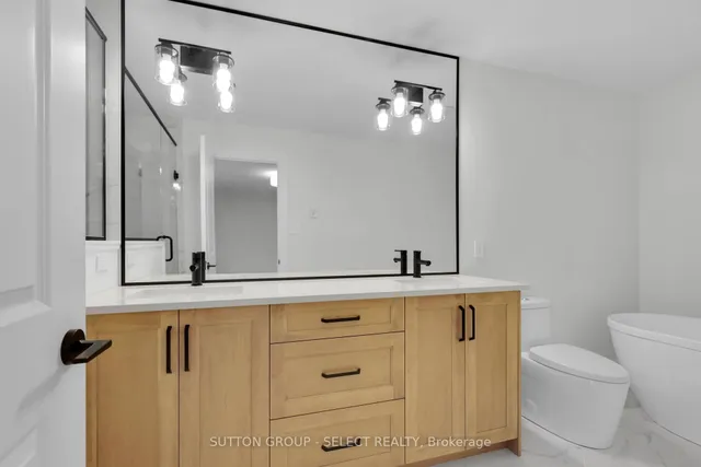 4387 Green Bend Rd, London South 3