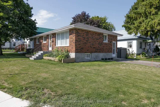 26 James St, Quinte West 2