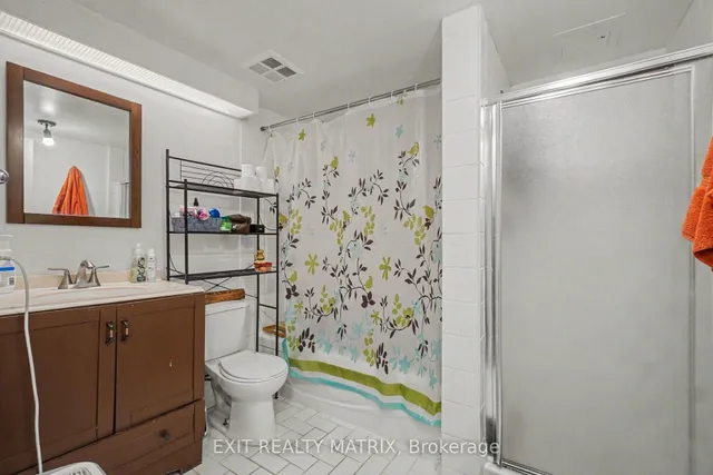 1589 St. Bernard St #302, Ottawa 4