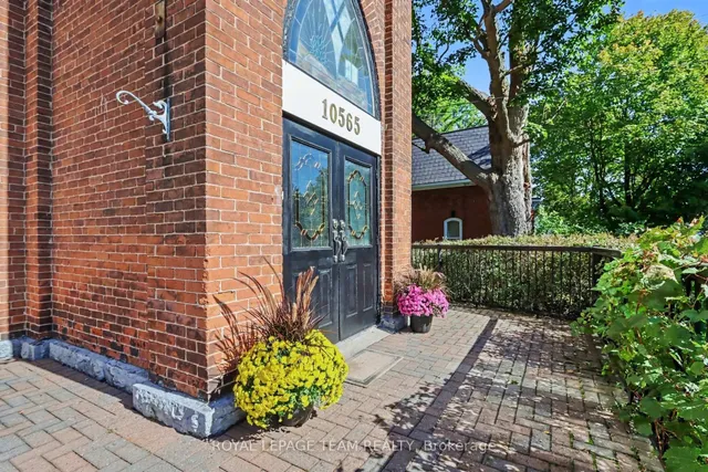 10565 Main St, North Dundas 4