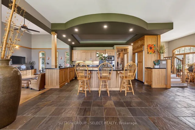 4544 Lakeshore Rd, Plympton-Wyoming 5