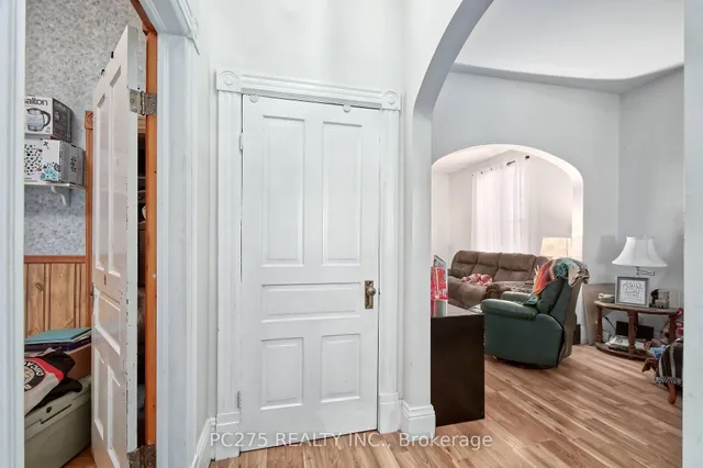 20 Maple St, St. Thomas 5