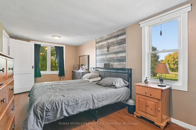 2328 KERR Line, Foresters Falls 4