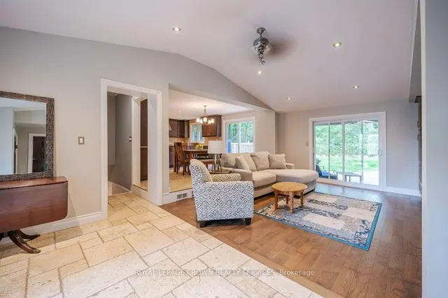 1376 Cedar Creek Cres, North Dumfries 5