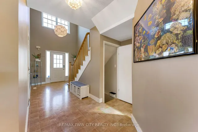 320 Brandenburg Pl, Waterloo 5