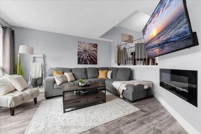 5 Viking Crt #301, Grimsby 3