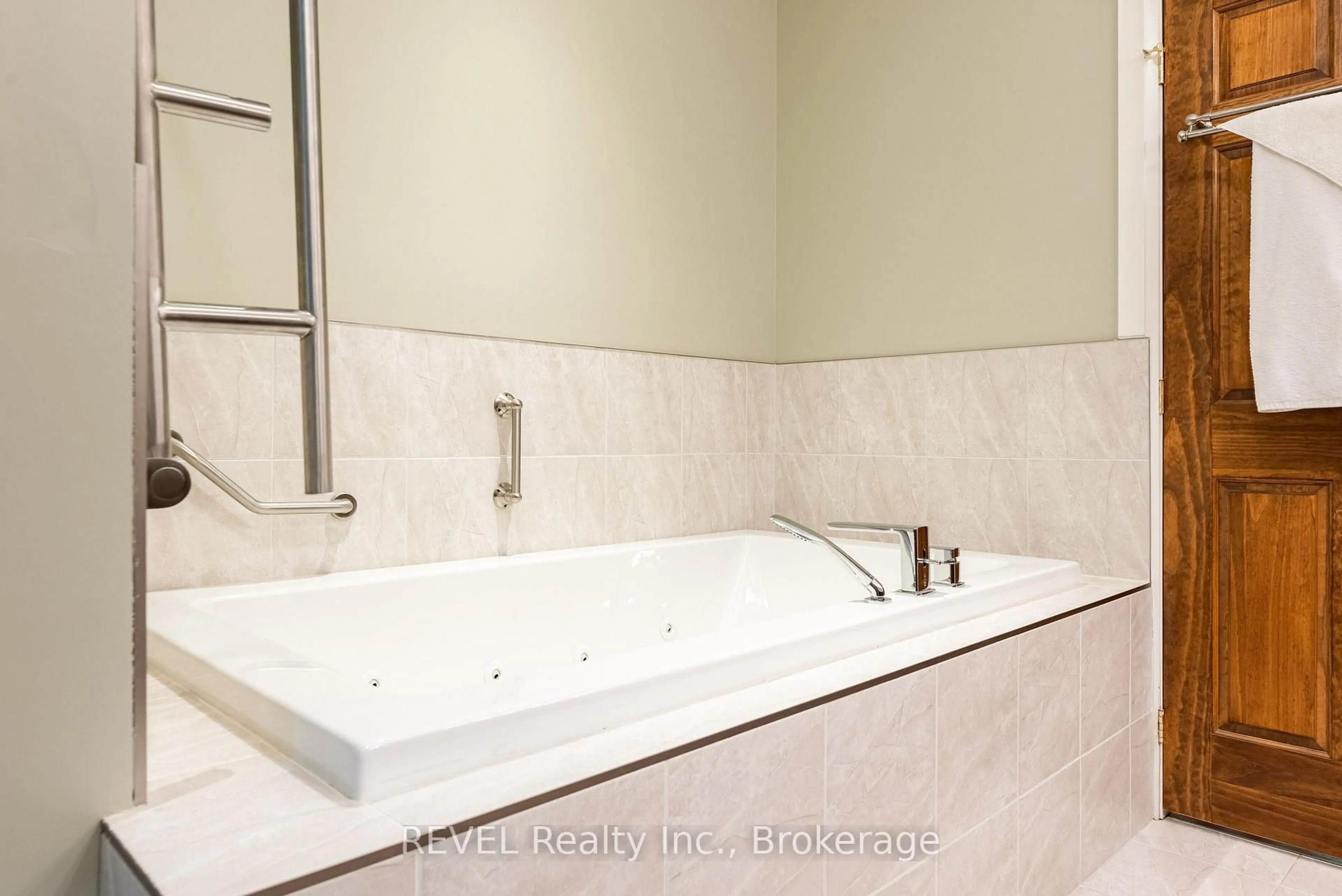 trreb/IMG-X13824666_3c240187-746f-4476-9595-a8daaab0c4ae-l.jpg