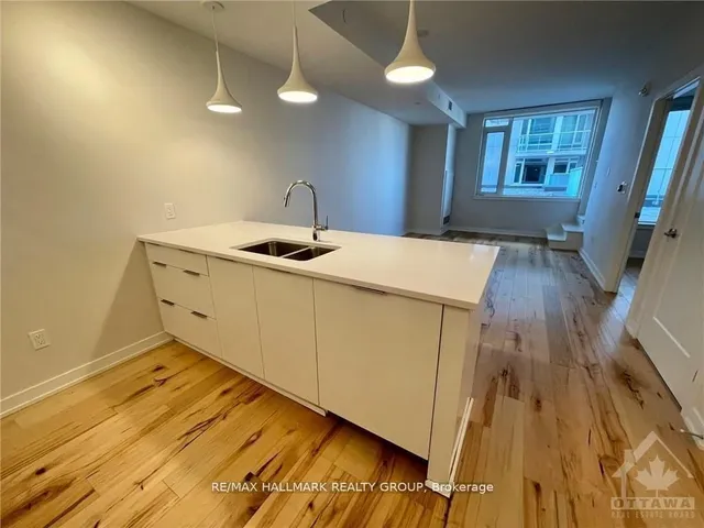 530 DE MAZENOD Ave #312, Ottawa 3