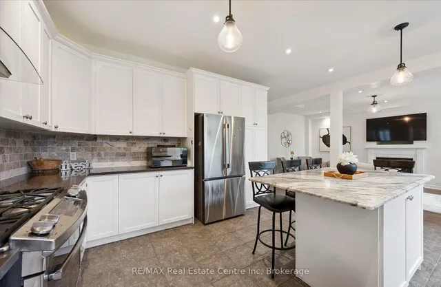 7 HARDY St, Guelph 3