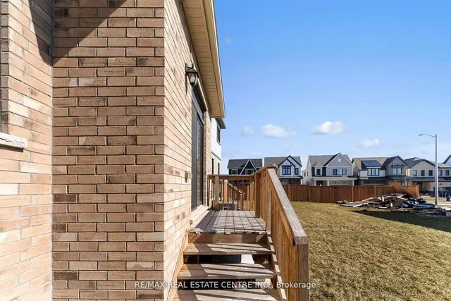 17 Downriver Dr, Welland 5