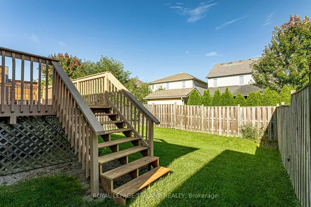 906 Bitterbush Cres, London North 5