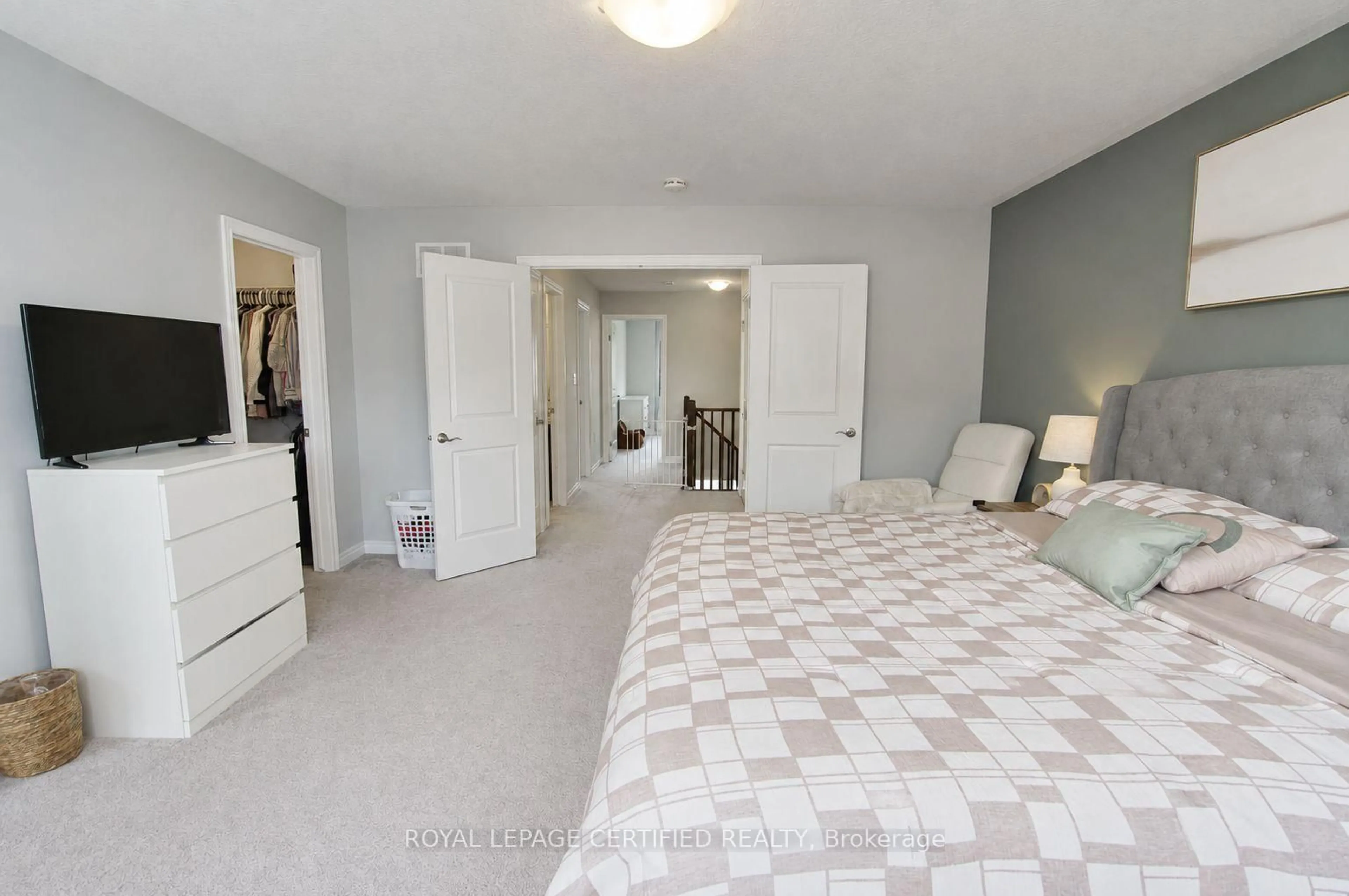trreb/IMG-X13825284_3dfb0ea7-71ba-4958-bc7d-f047eb418cfa-l.jpg