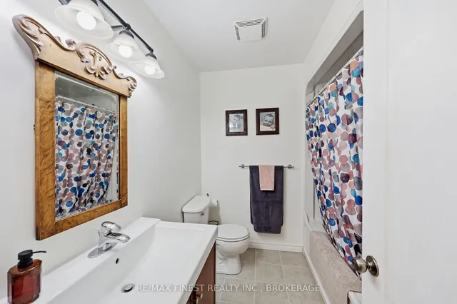 4404 Ashwood Dr, Sydenham 5