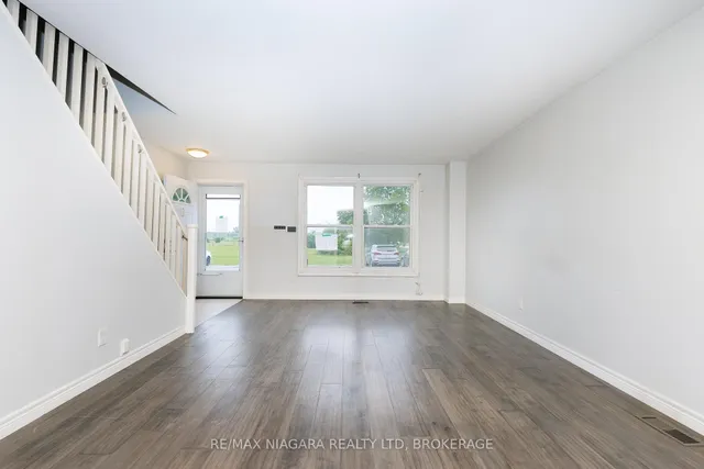 252 Bertie St #1, Fort Erie 3
