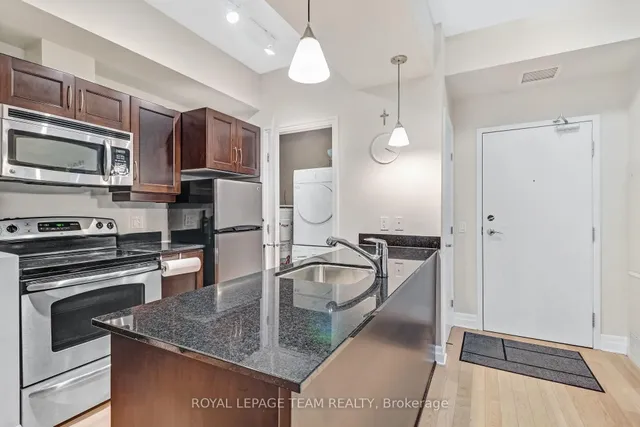 235 Kent St #414, Ottawa 3