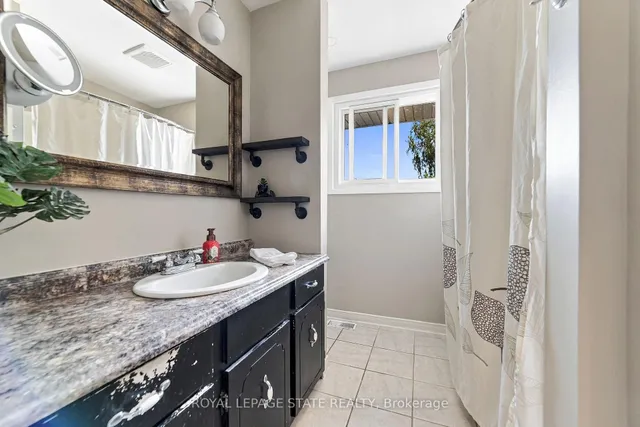 380 Haldimand Tr, Haldimand 3