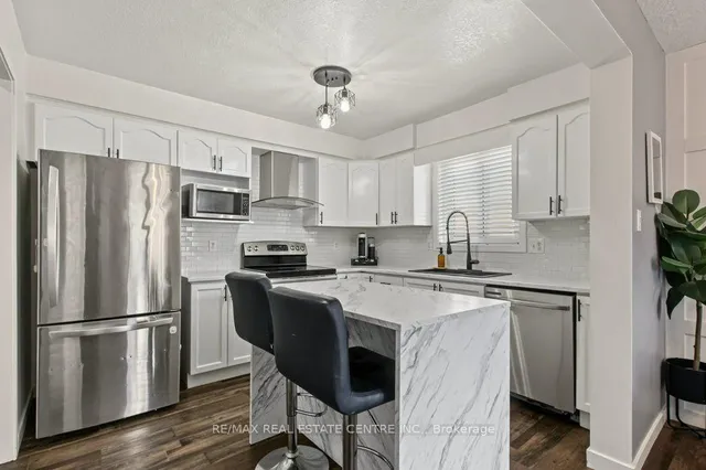 347 Bankside Dr, Cambridge 3