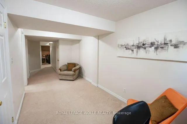 975 Strasburg Rd #3, Kitchener 2