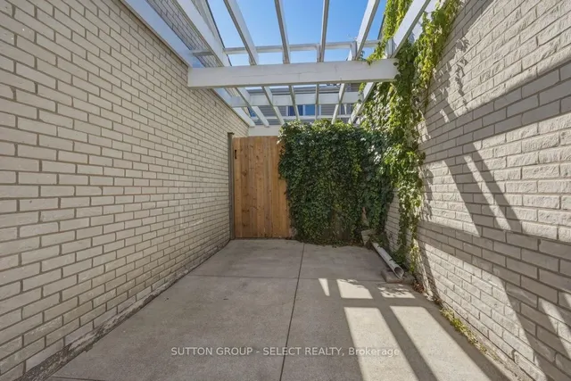 669 Osgoode Dr #29, London South 2