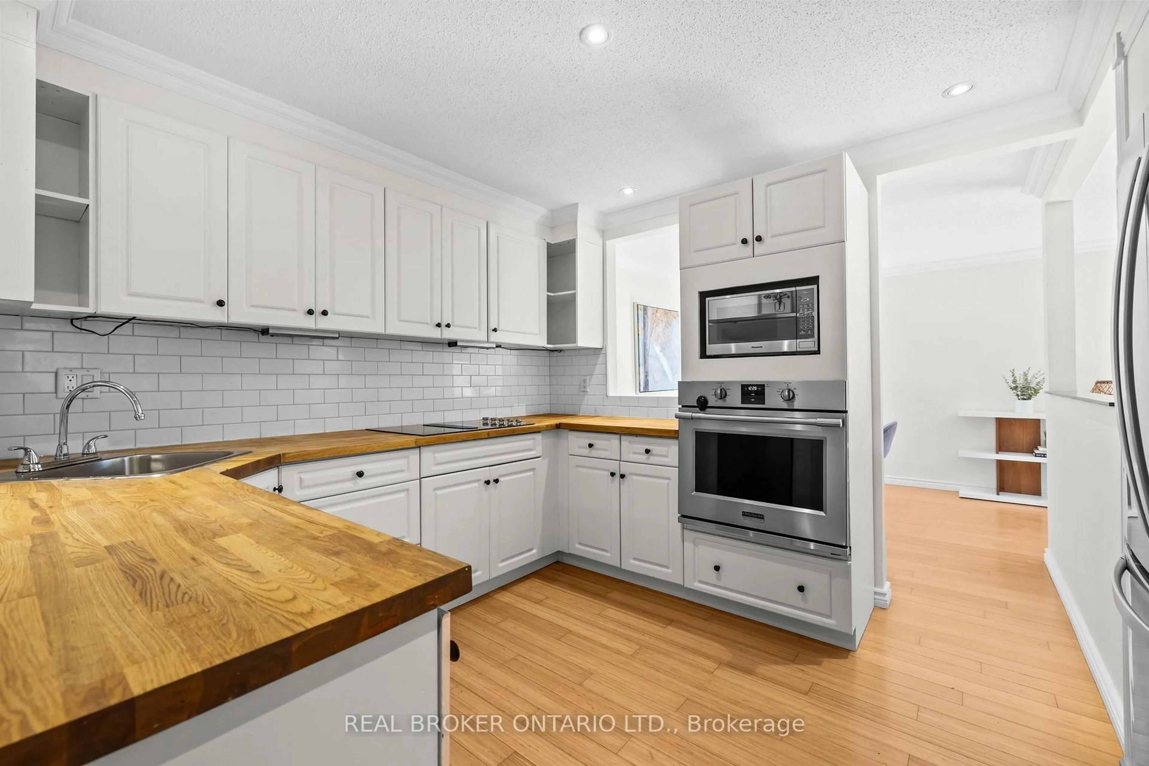 trreb/IMG-X13827274_1f2b5edd-567e-43e9-aad6-c18a56b521ae-l.jpg