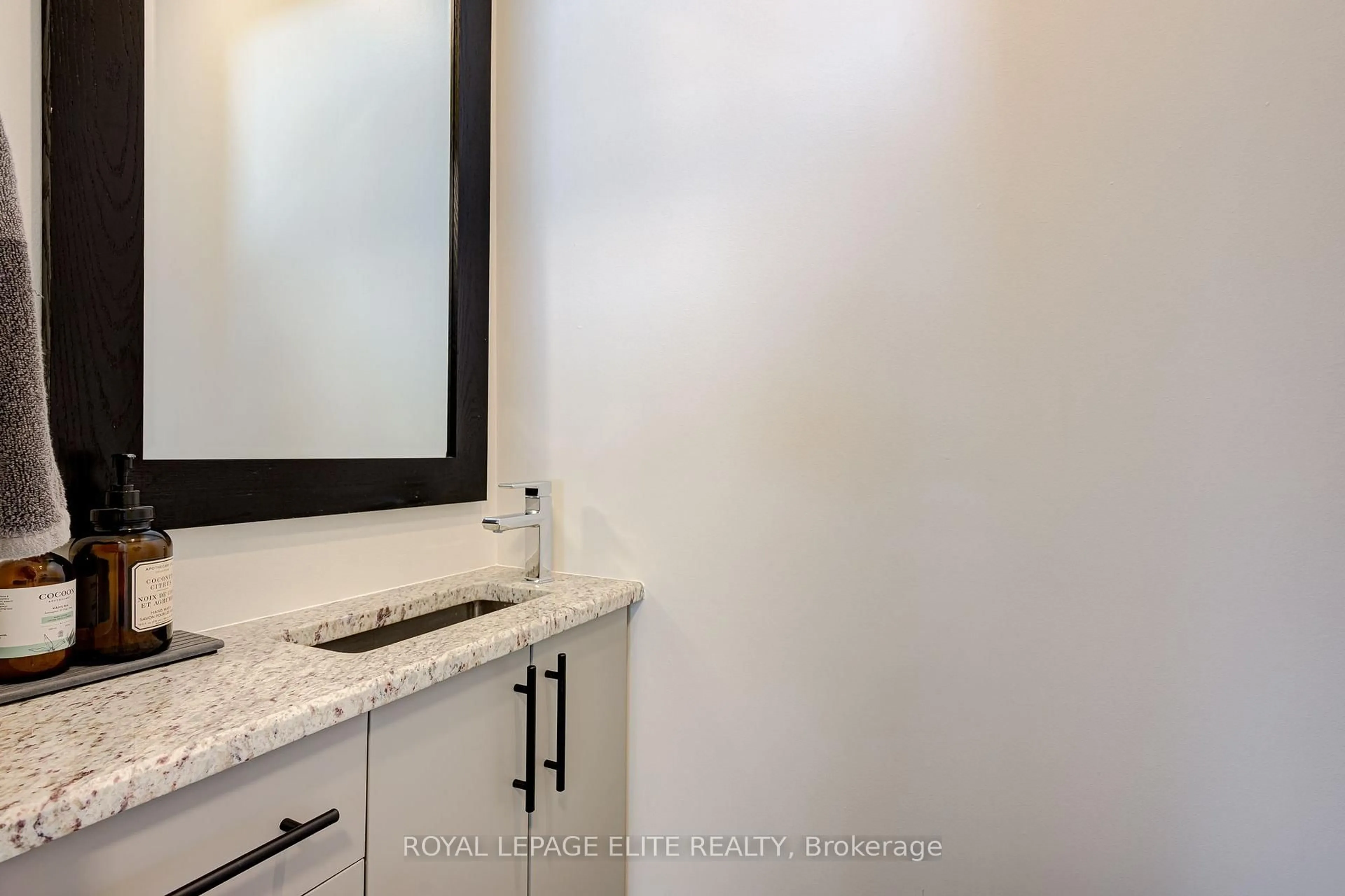 trreb/IMG-X13827326_0fdca79a-91b4-414c-8ac5-e3e3dbb3ccee-l.jpg