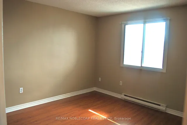 64 Benton St #901, Kitchener 4
