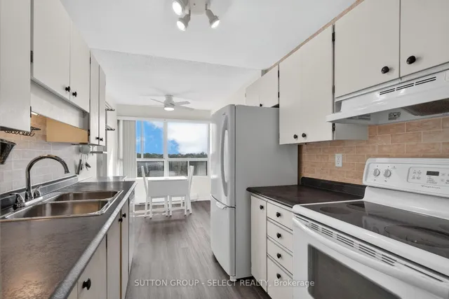 600 Grenfell Dr #612, London North 5