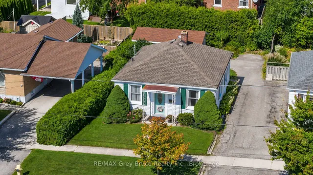 740 5th St, Owen Sound 3