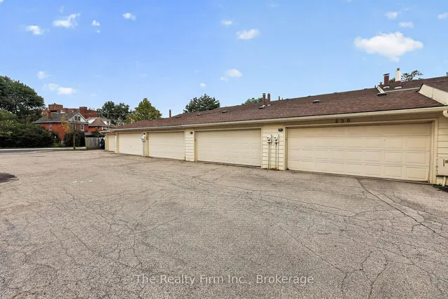 528 Ingersoll Ave, Woodstock 3