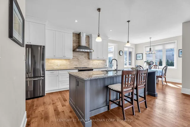 1895 Sumac Way, London South 5