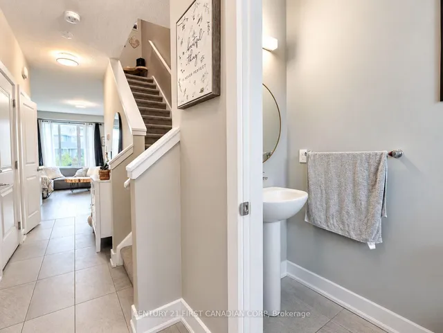 601 Lions Park Dr #77, Strathroy-Caradoc 3