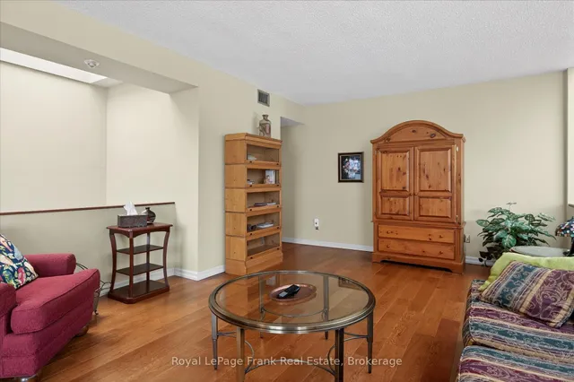 1818 Cherryhill Rd #502, Peterborough 5