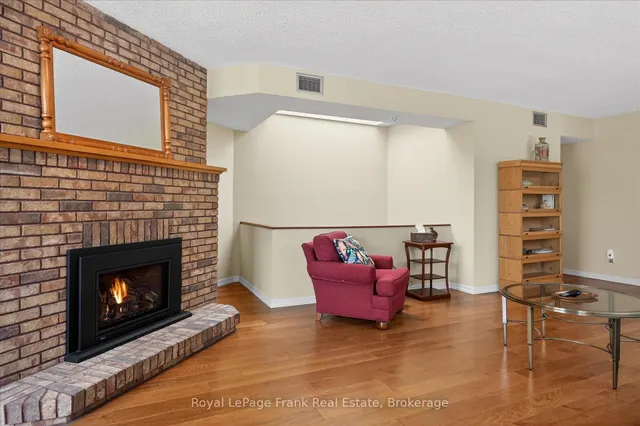 1818 Cherryhill Rd #502, Peterborough 2