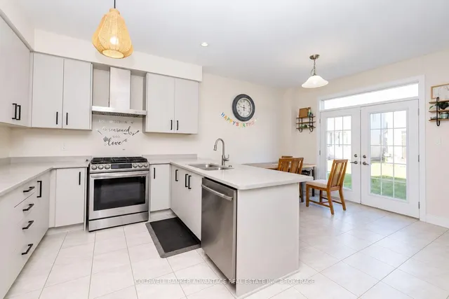 8 Downriver Dr, Welland 5