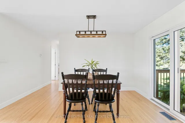 11895 Cloverdale Rd, North Dundas 5