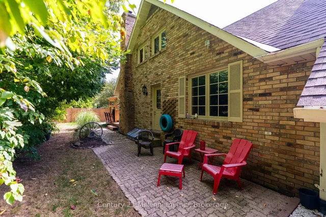 449 6th Ave, Owen Sound 3