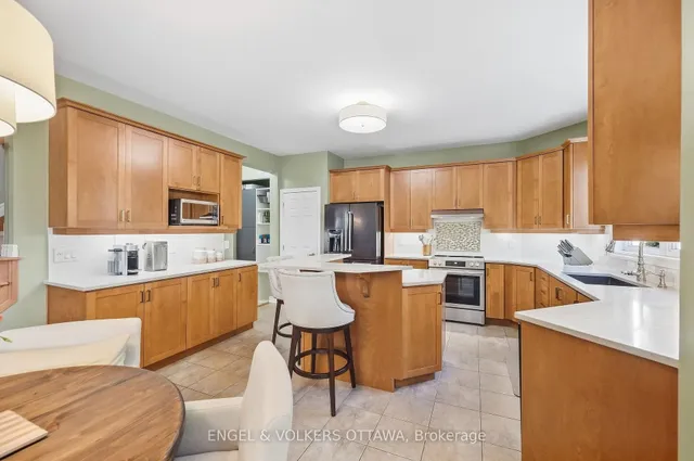 3534 Cambrian Rd, Ottawa 3