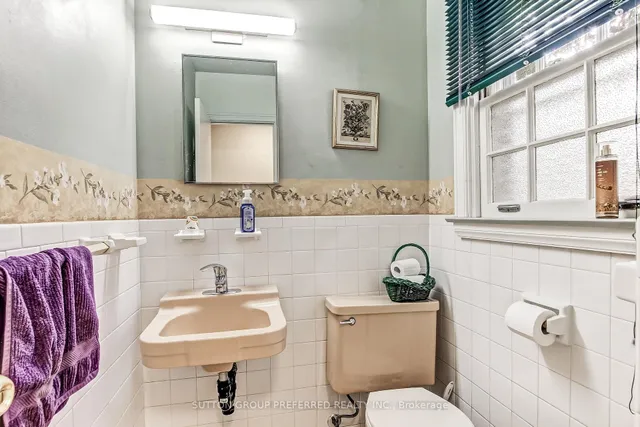 603 Commissioners Rd, London South 4
