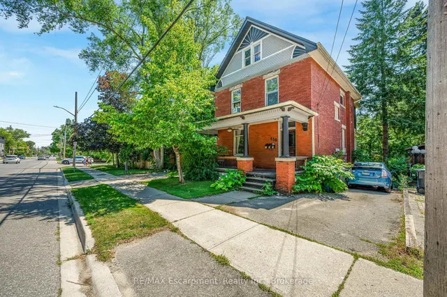 458 Woolwich St, Guelph 2